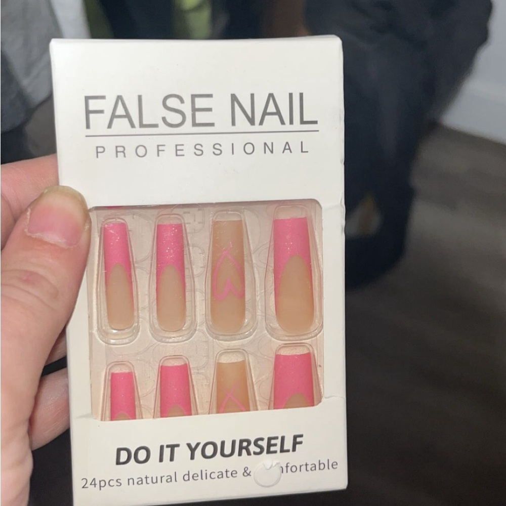 Pink heart design fake nail set